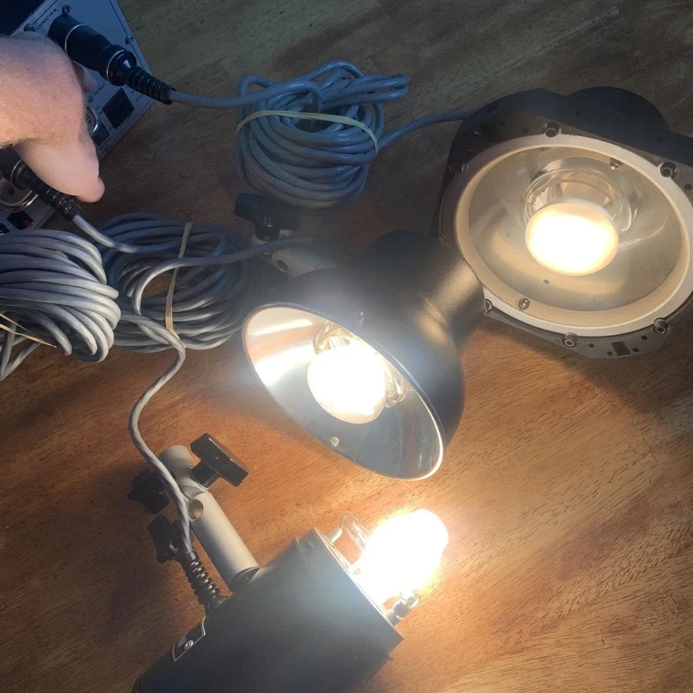 Novatron 1200 VR 4-Head Flash Strobe Light Kit - 3 Lights,  Stands, READ TESTED